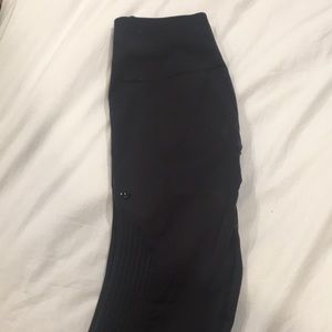 LULULEMON cropped gray leggings BARELY WORN size 4